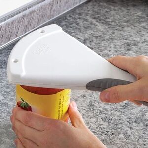 The Pampered Chef White and Gray Kitchen Jar Opener